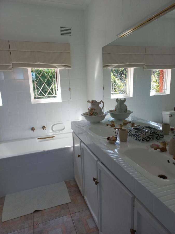 18 Pioneer Kloof Bed and Breakfast Buitenkant foto