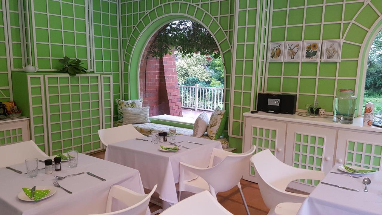 18 Pioneer Kloof Bed and Breakfast Buitenkant foto